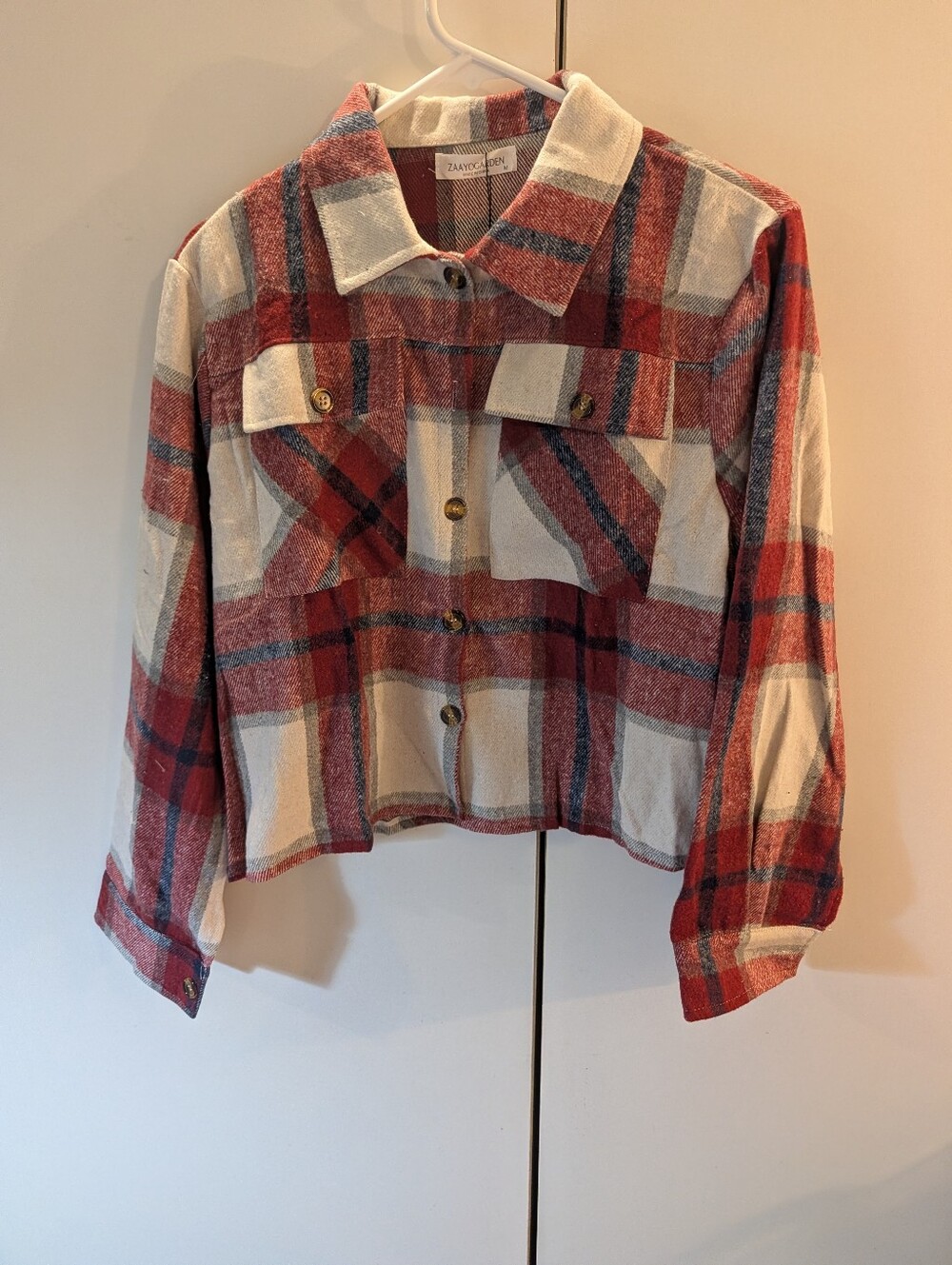 Zaayogarden Woman's M Cream and Red Plaid Cropped Shacket NWT